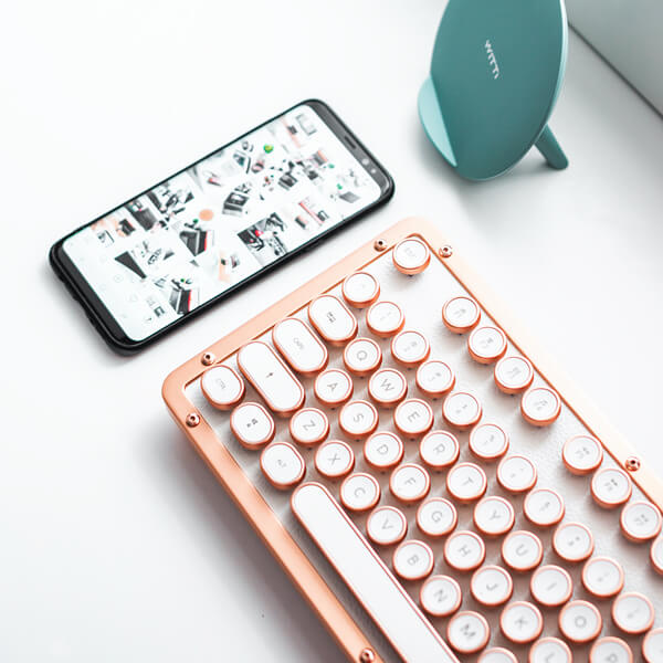 Телефон и клавиатура